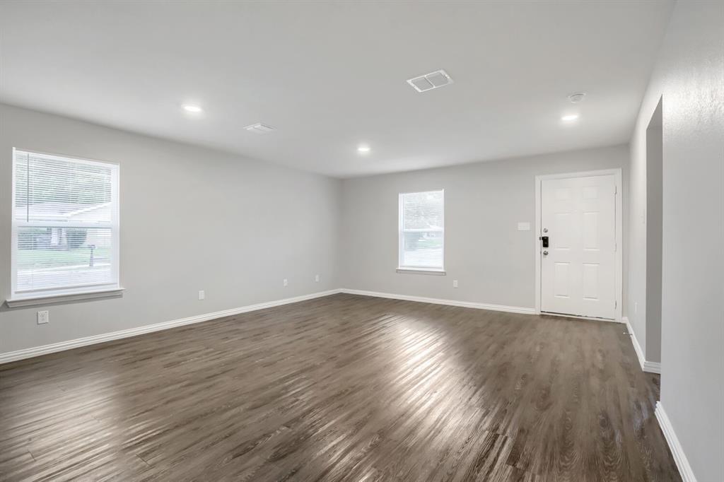 824 E Pecan Avenue 828
