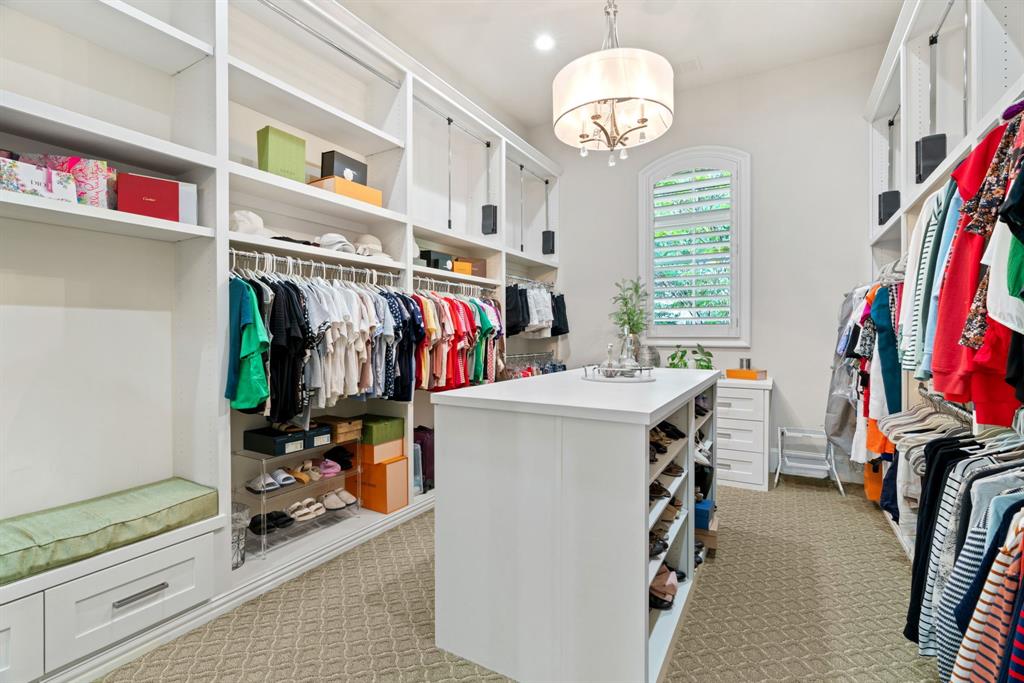 Chateau Du Lac Ph I - Residential