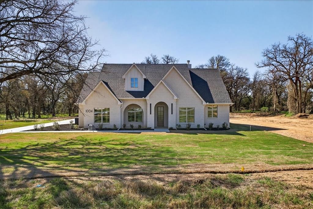 Photo of 1004 Arbor Vista Dr, Azle, TX 76020 (MLS # 21258308)