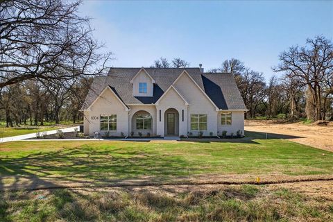 Photo of 1004 Arbor Vista Dr, Azle, TX 76020 (MLS # 21258308)