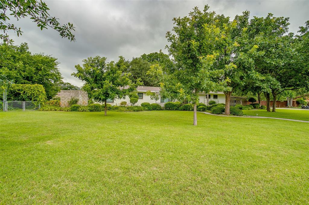 200 LAKERIDGE Road