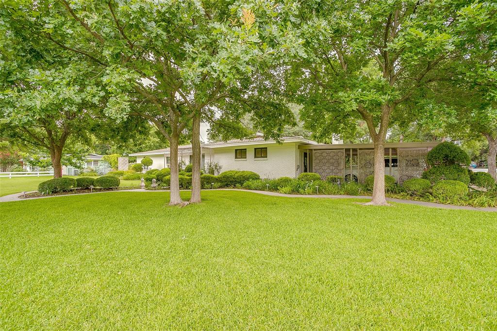 200 LAKERIDGE Road