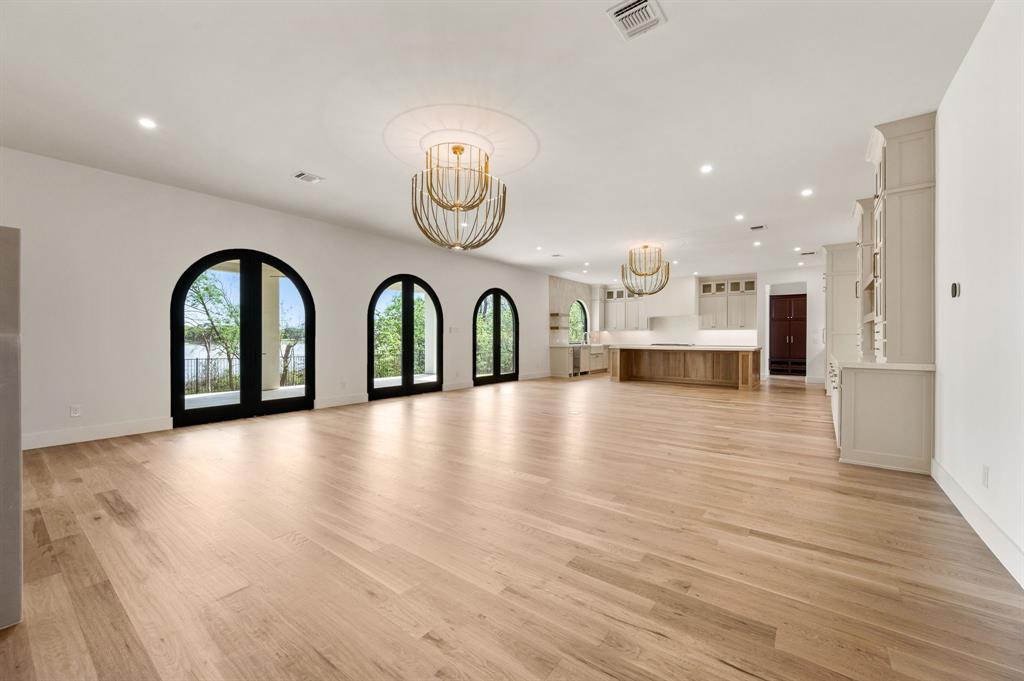 9065 Lakeside Drive
