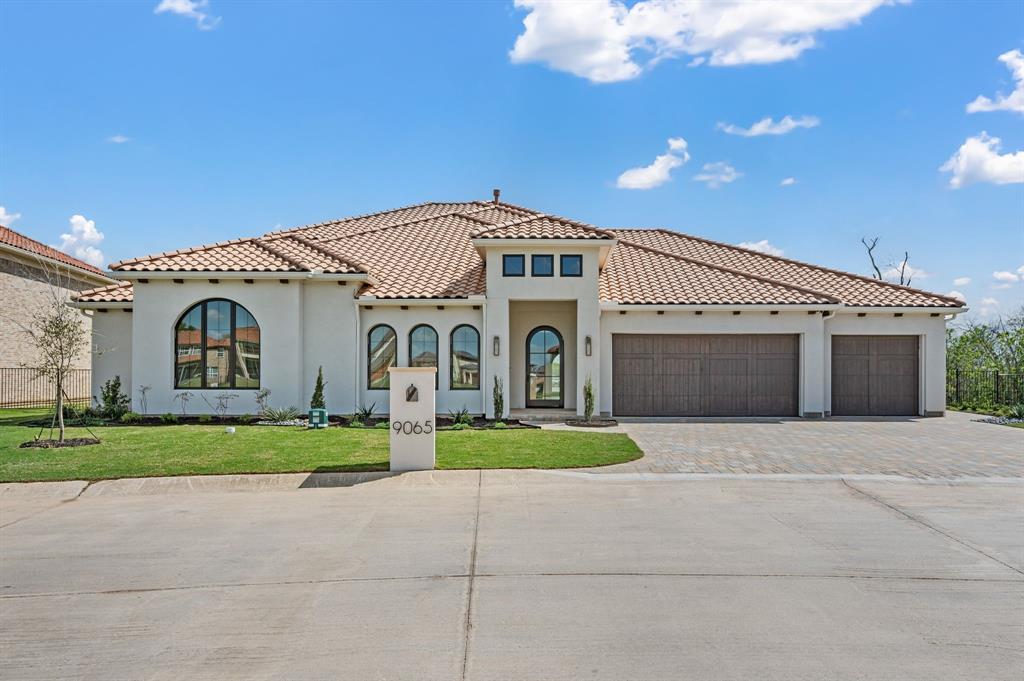 Photo of 9065 Lakeside Drive, Fort Worth, TX 76179 (MLS # 21422661)