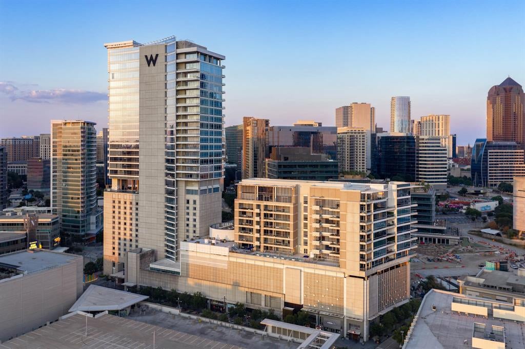 2408 Victory Park Lane 1239