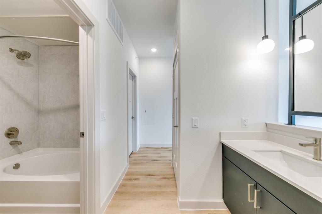 Oak Cliff Original Town Of - Residential Lease