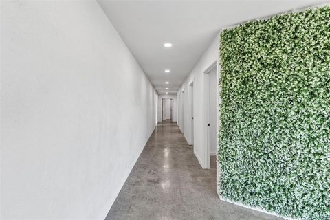 1555 Woodmere Trail 102 Granbury TX 76048