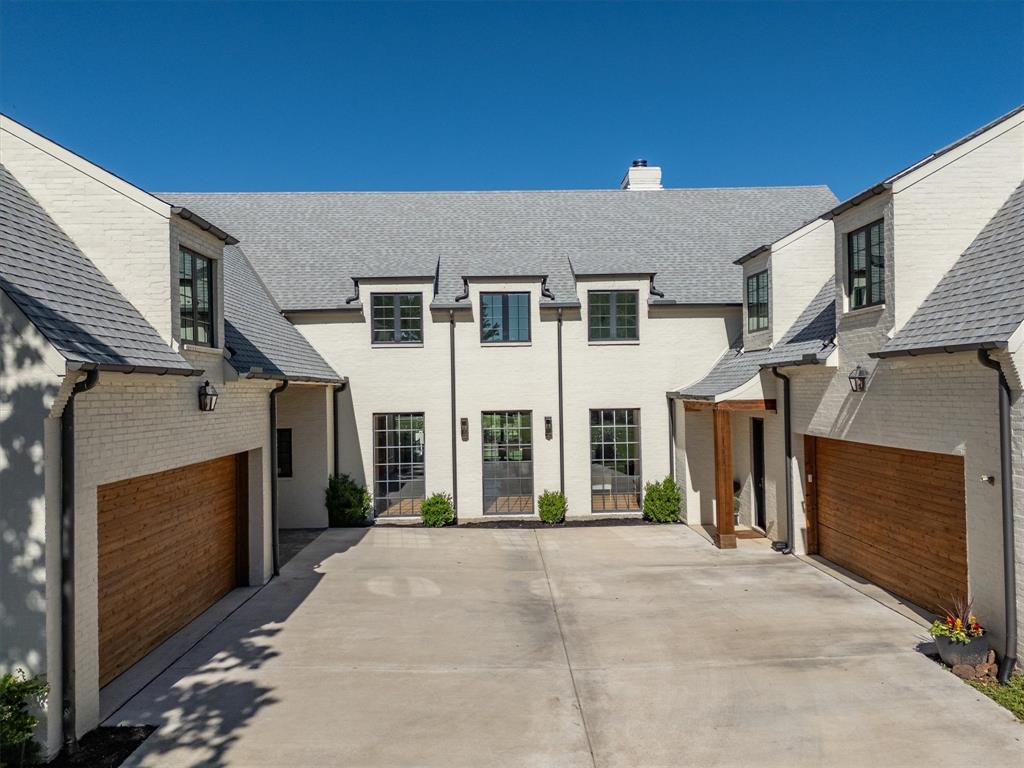 325 W Hickory Ridge Circle