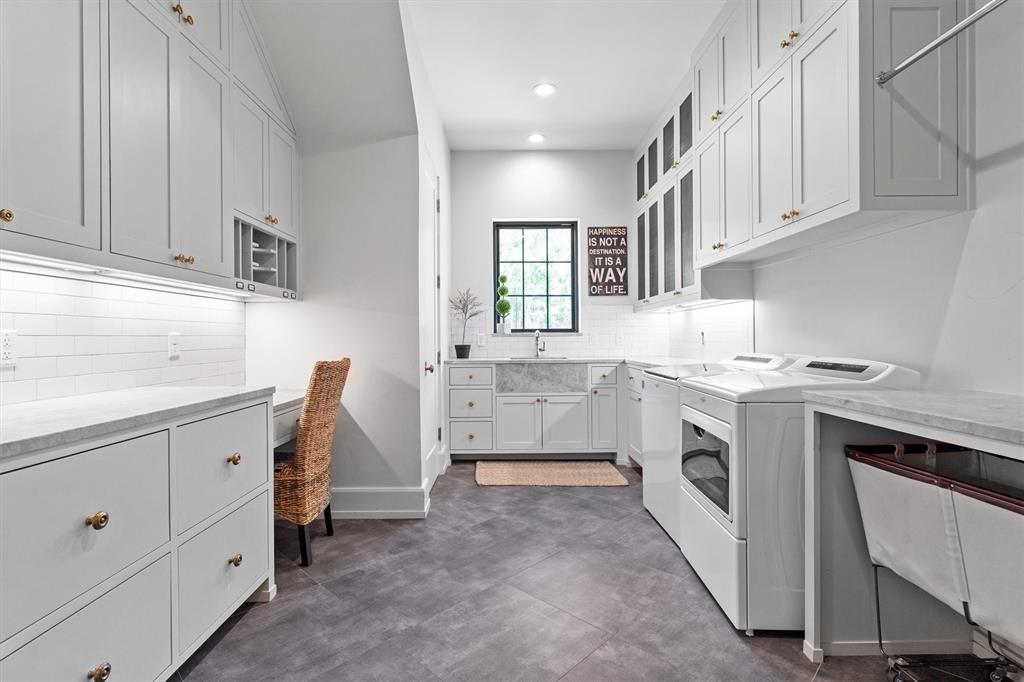 Hickory Hill Estate - Residential