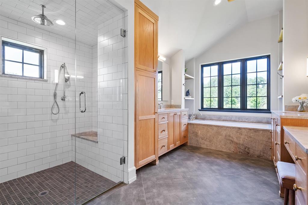 Hickory Hill Estate - Residential