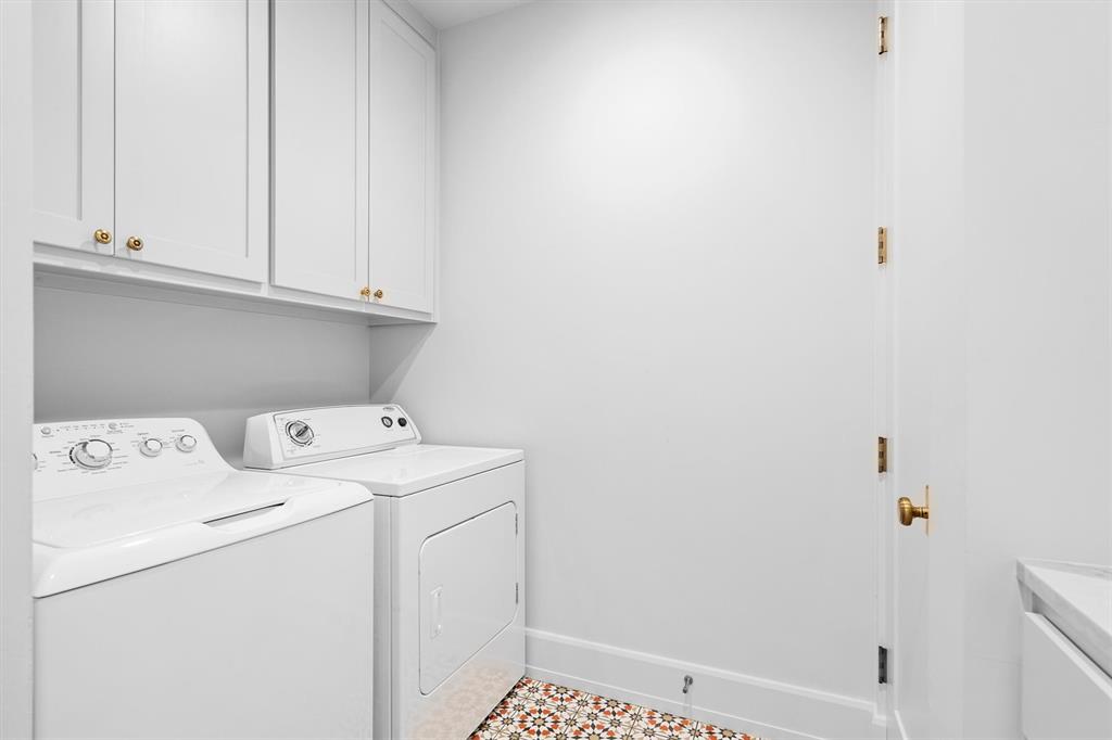 Hickory Hill Estate - Residential