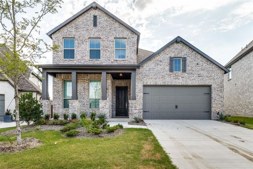 Built by Highland Homes in 2022, this two story beautiful home offers 5 bedrooms, 4 baths, home office, game room,
entertainment room, formal dining, front porch, and extended back patio. Other features  include 20 foot vaulted ceilings,
8 foot doors, customized cabinetry, stainless steel Frigidaire appliances, Vinyl Plank Floors, Kohler Apron Sink, Quartz kitchen countertops, and a freestanding tub in the Master. Home is in excellent condition. 
Owner still lives in the property, at the moment.