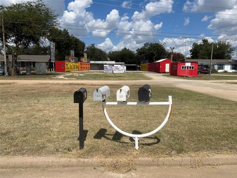 1810 Farm Market 1187 Crowley TX 76036