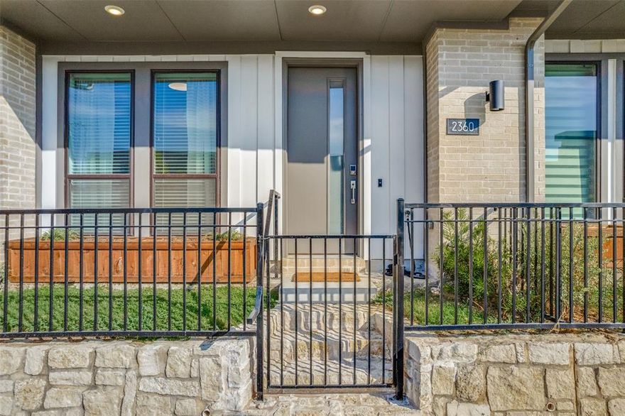 DO NOT MISS OUT on this light, bright, & spacious townhome in a PRIME Dallas location! Built in 2021 by award-winning builder Centre Living Homes, this beautifully appointed 1,560 sqft home features 2 beds, 2.5 baths, a bonus room or study and an attached 2 car garage. The kitchen boasts quartz countertops, SS appliances, & is open to the large living room, making it perfect for entertaining. Centrally located in Oak Cliff, this home is easy access to Bishop Arts and is walking distance to the Stevens Park Golf Course.