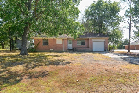 Photo of 405 Fm 816, Wolfe City, TX 75496 (MLS # 21398260)