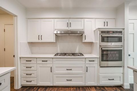 Tiny photo for 1115 Olde Towne Drive, Irving, TX 75061 (MLS # 21197538)