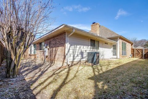 Tiny photo for 1115 Olde Towne Drive, Irving, TX 75061 (MLS # 21197538)