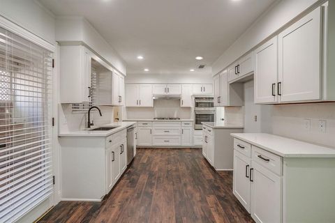 Tiny photo for 1115 Olde Towne Drive, Irving, TX 75061 (MLS # 21197538)