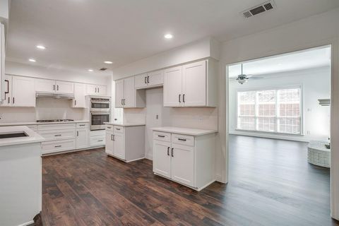 Tiny photo for 1115 Olde Towne Drive, Irving, TX 75061 (MLS # 21197538)