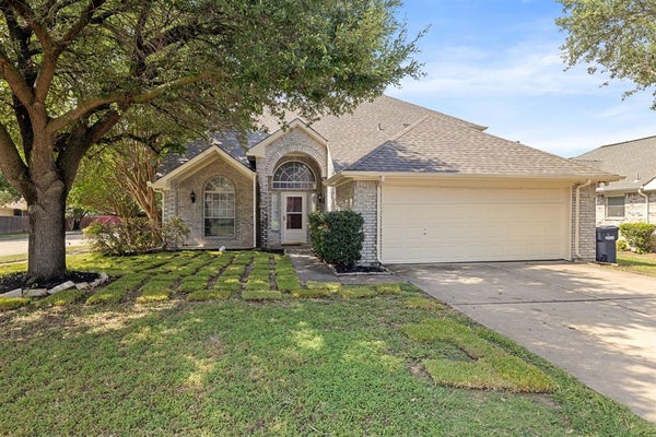2301 BROOKVIEW DR, MCKINNEY, TX 75072 - Image 70dfd21f9f5e1b8560fd5414584951fc/1479897655