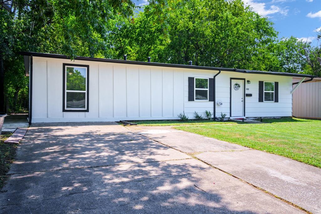 808 Grande Drive