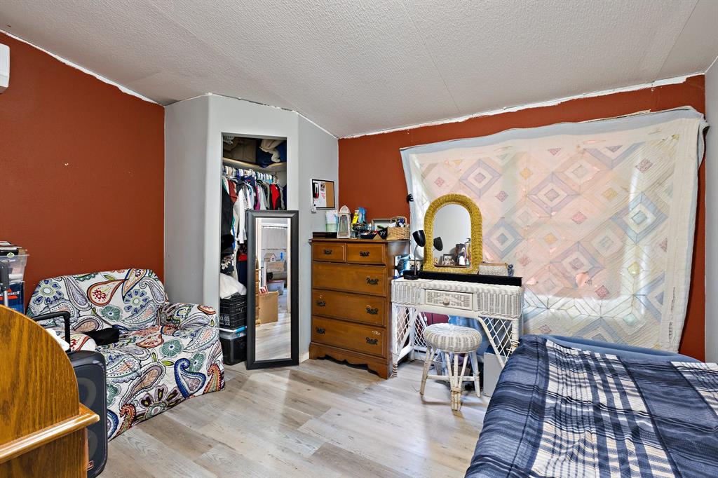 H R CRAIG - Residential