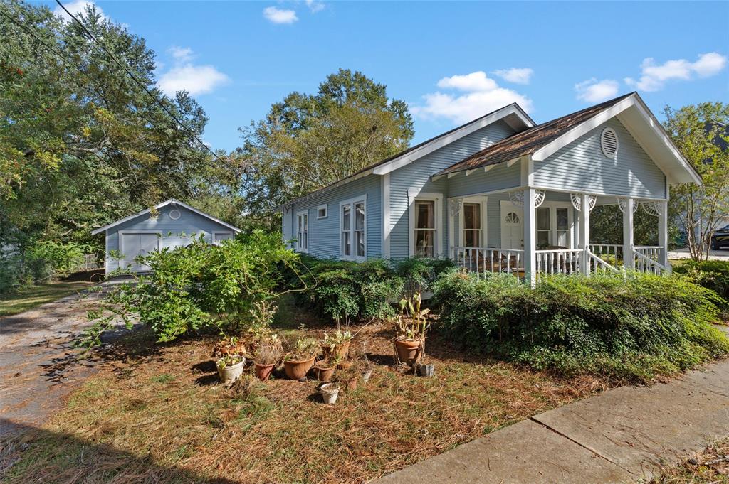 712 Alexander Street