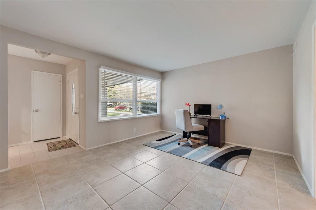 805 Edgefield Drive