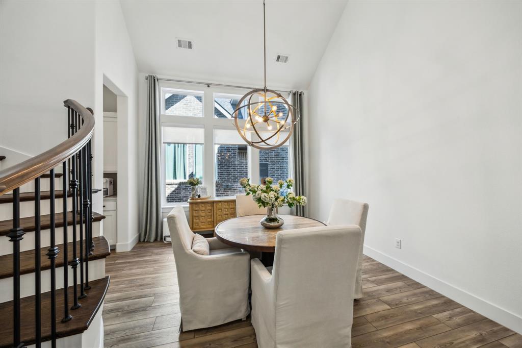 927 Leola Lane