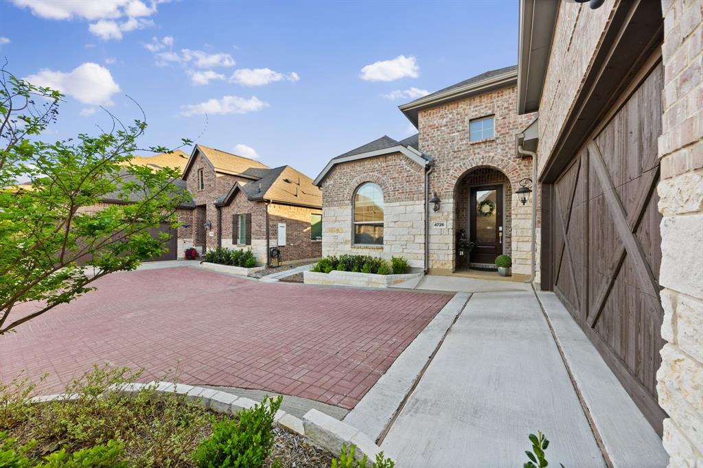 4726 Prairie Crest Lane