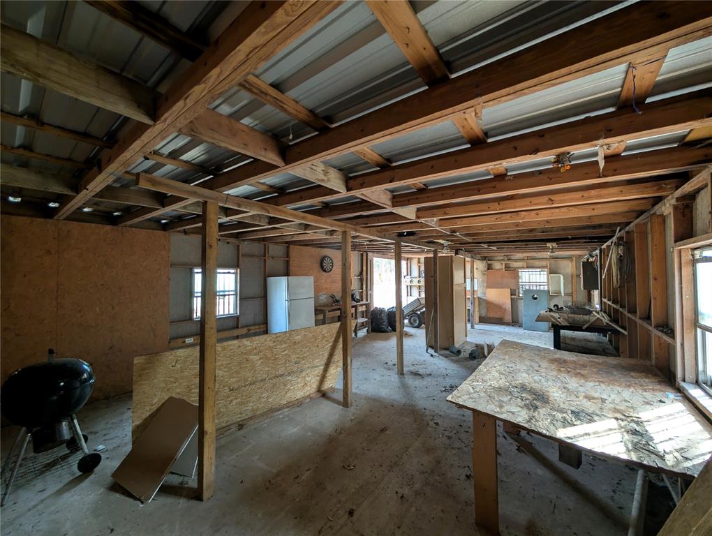 W R Powell Surv Abs #643 - Land