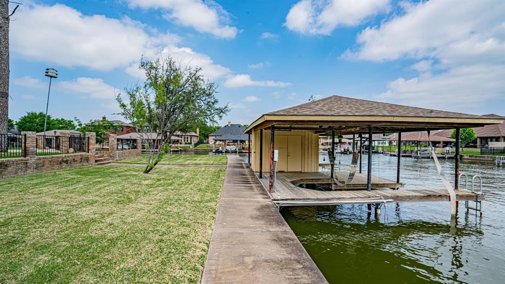 Waters Edge - Residential