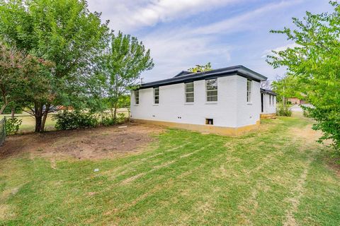 A home in Krum