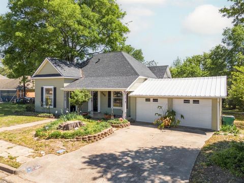 A home in Overton