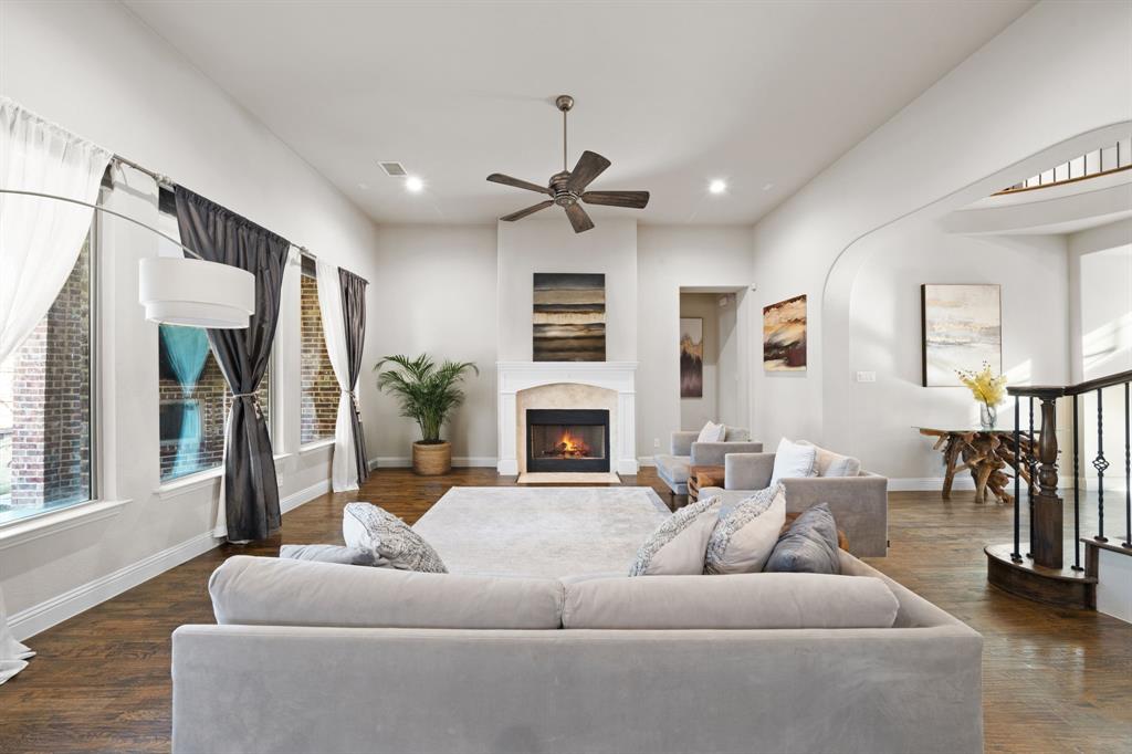 4400 Bristleleaf Lane