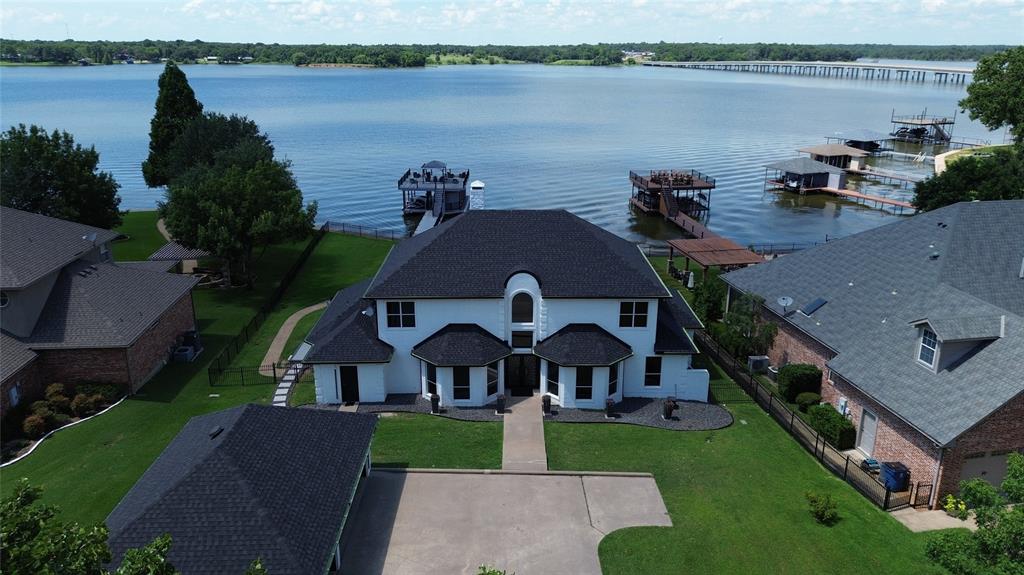 105 Lakeside Drive