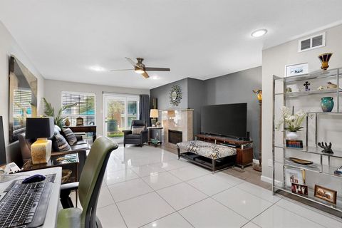 2535 Wedglea Drive 114 Dallas TX 75211