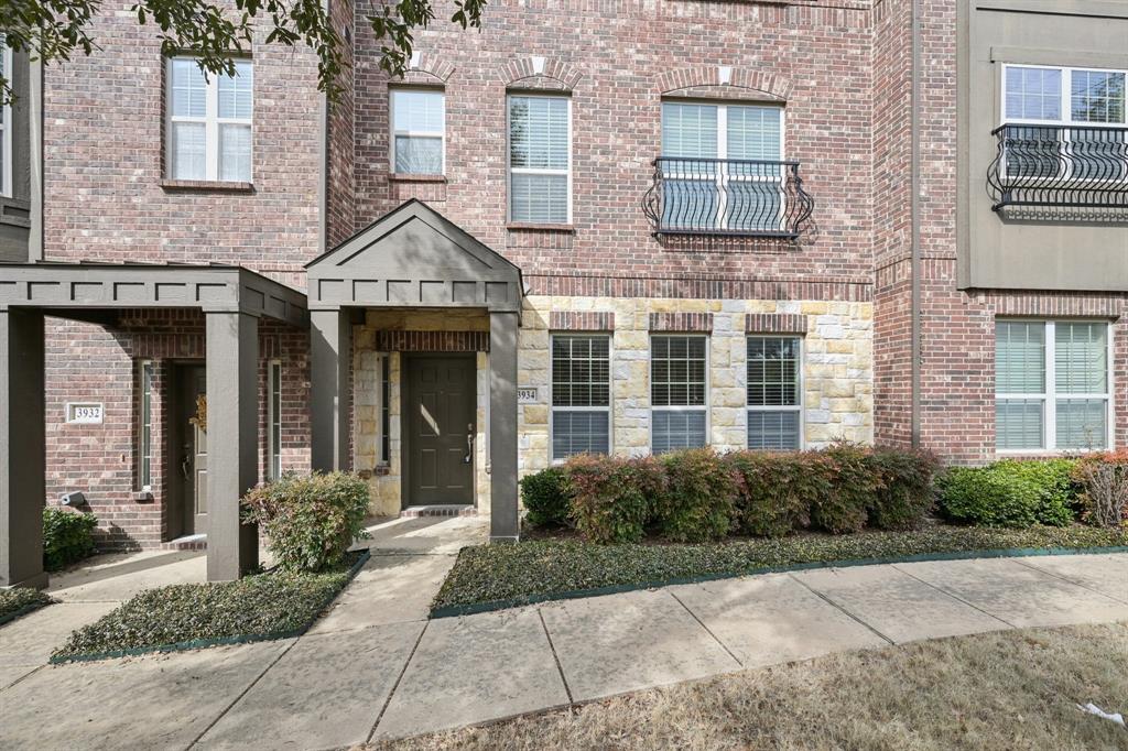Photo 1 of 37 — 3934 Amberwood Drive, Addison, TX 75001
