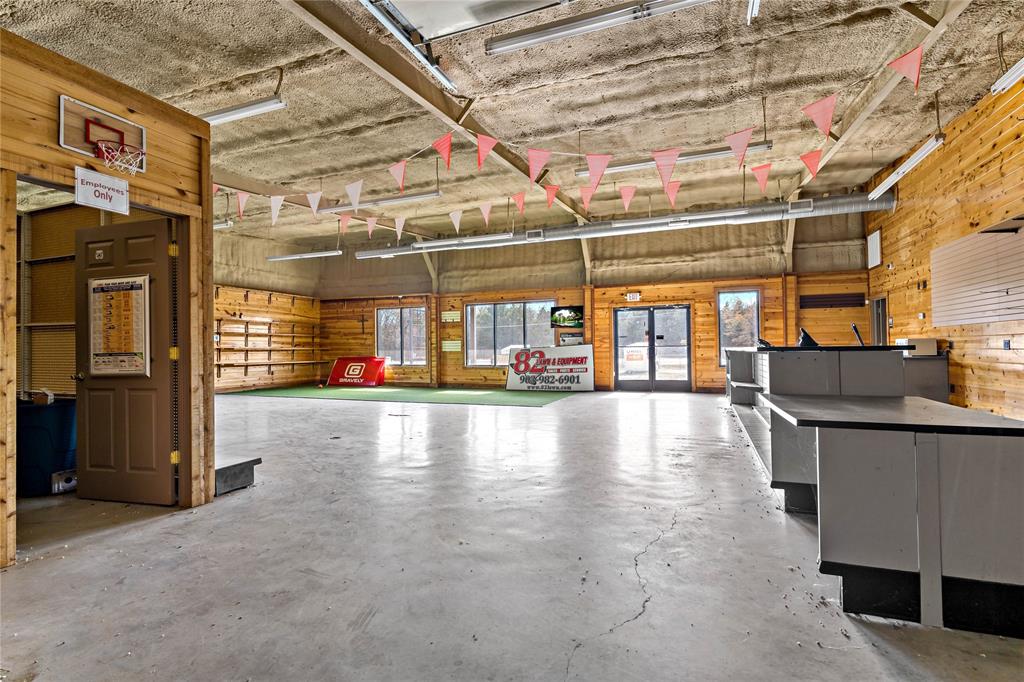 A1307 - Commercial Sale