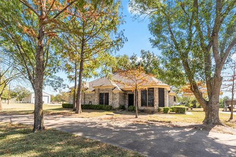 Photo of 1199 Cedar Lane, Kaufman, TX 75142 (MLS # 21092999)