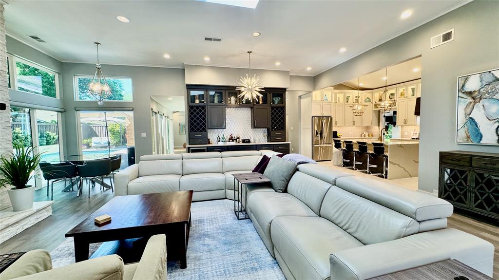 5801 Gallant Fox Lane