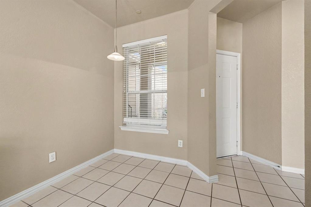 932 Avondale Lane