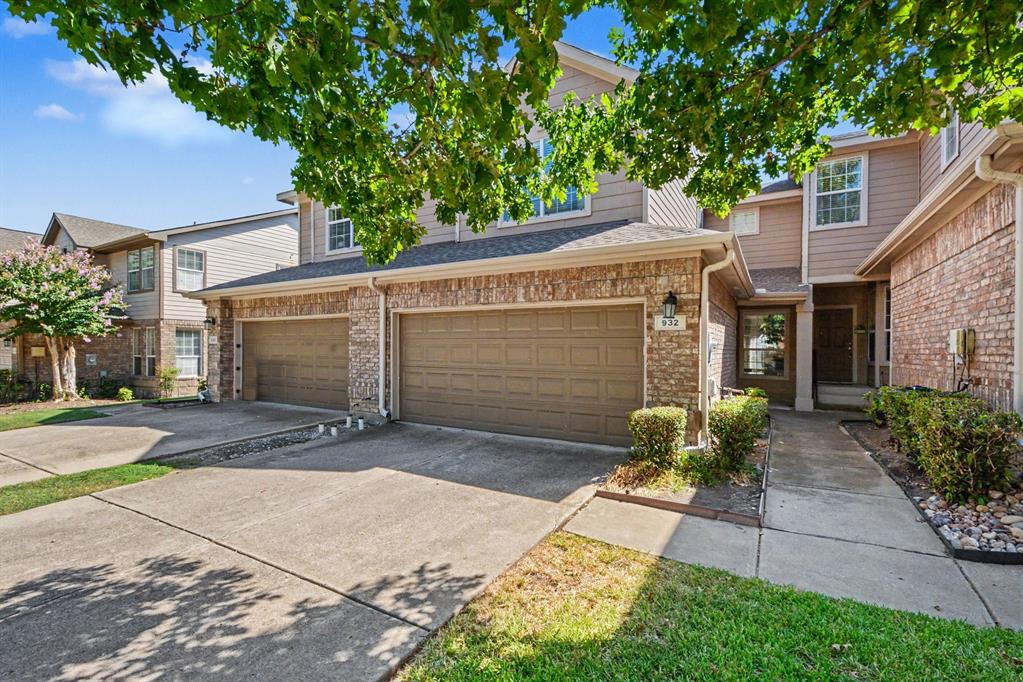 932 Avondale Lane