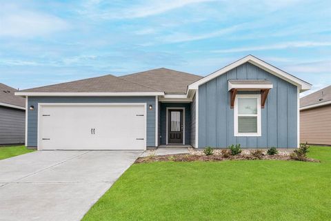 Photo of 4908 Fillmore Drive, Greenville, TX 75401 (MLS # 21265174)