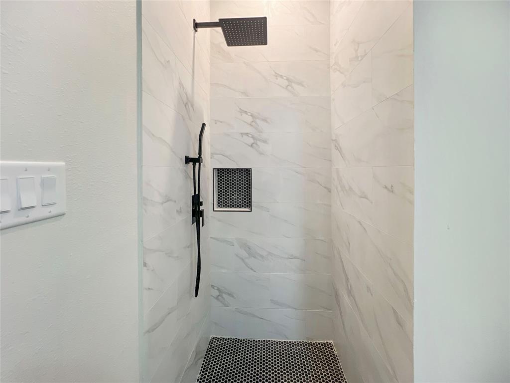 H T Lackeys 02 Ave - Residential