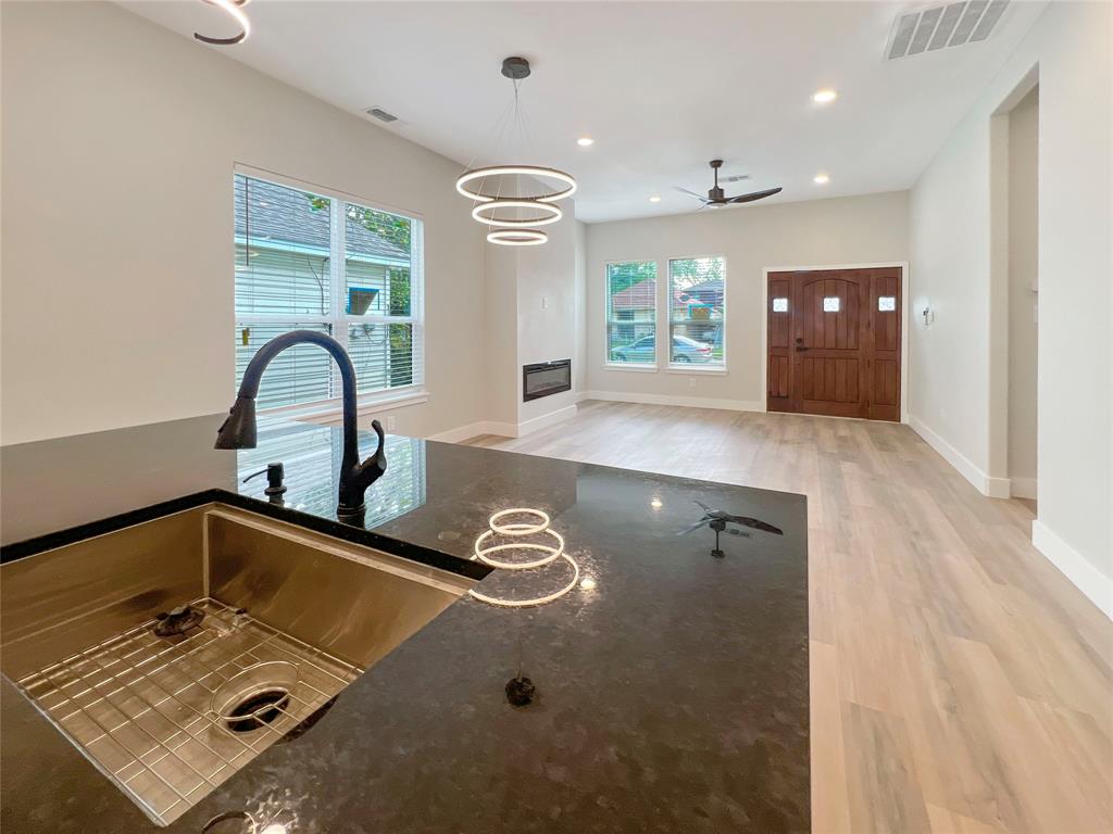 H T Lackeys 02 Ave - Residential