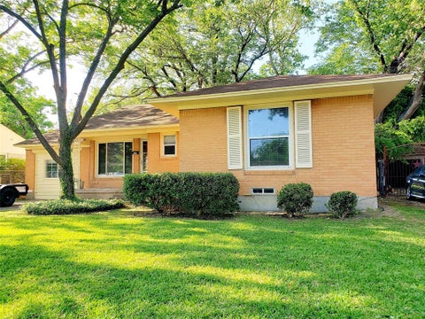 Photo of 3309 San Marcus Avenue, Dallas, TX 75228 (MLS # 21390556)