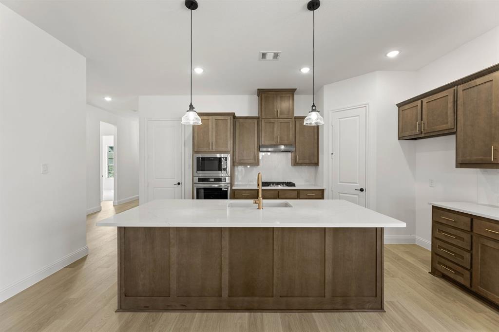 Country Lakes - Residential