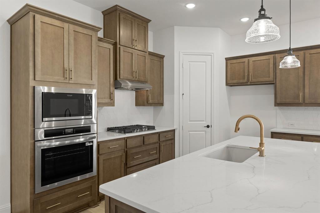 Country Lakes - Residential