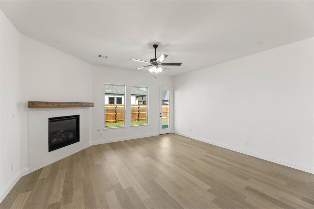 Country Lakes - Residential